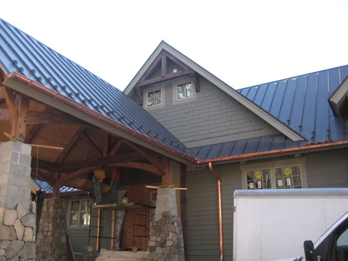 Craftsman Roofing team delivering quality roofing work in Macalester - Groveland